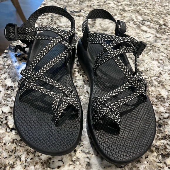 Women’s chacos - Picture 1 of 4